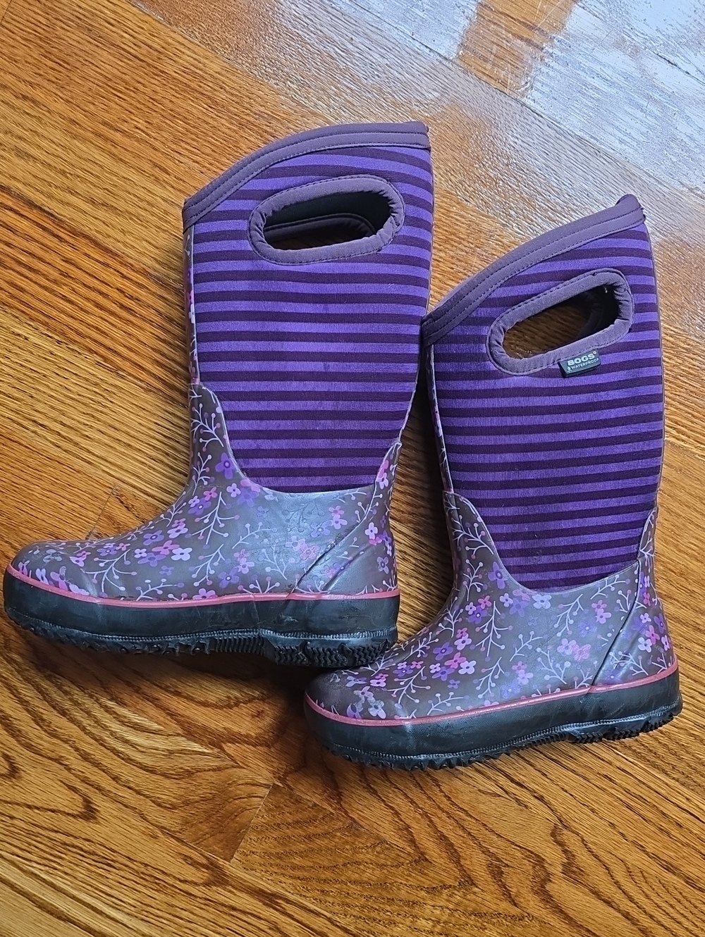 BOGS WATERPROOF GIRLS SIZE 12 PULL ON BOOTS ALL TERRAIN PURPLE STRIPES FLOWERS